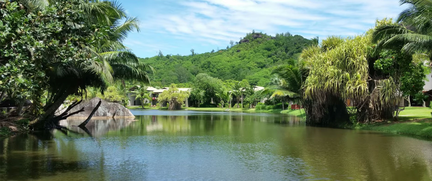 Lemuria Praslin Golf Lake